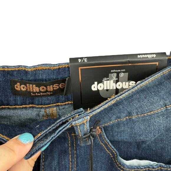 NEW Dollhouse Bermuda Shorts Size 3 / 4 Dark Wash Denim Frayed Jean Shorts NWT - Picture 6 of 9